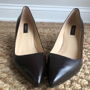 New: Ann Taylor Daphe or Eryn Dark Chocolate Brown Leather Pump. Size 9.5